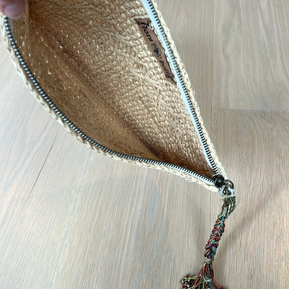 Straw clutch by Flora Bella - Picture 4 of 10